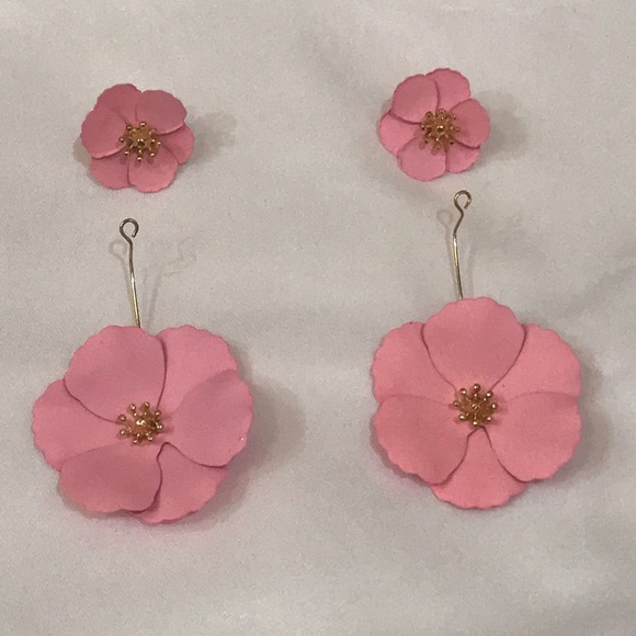 🆕 2 in 1 Pink Petal Earrings - Picture 4 of 5